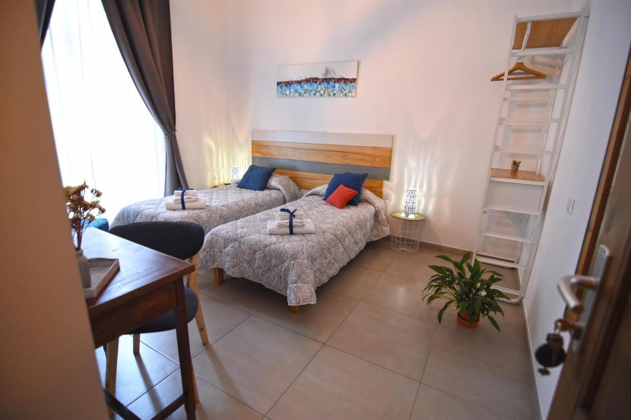 Crianza B&B Наполи Екстериор снимка